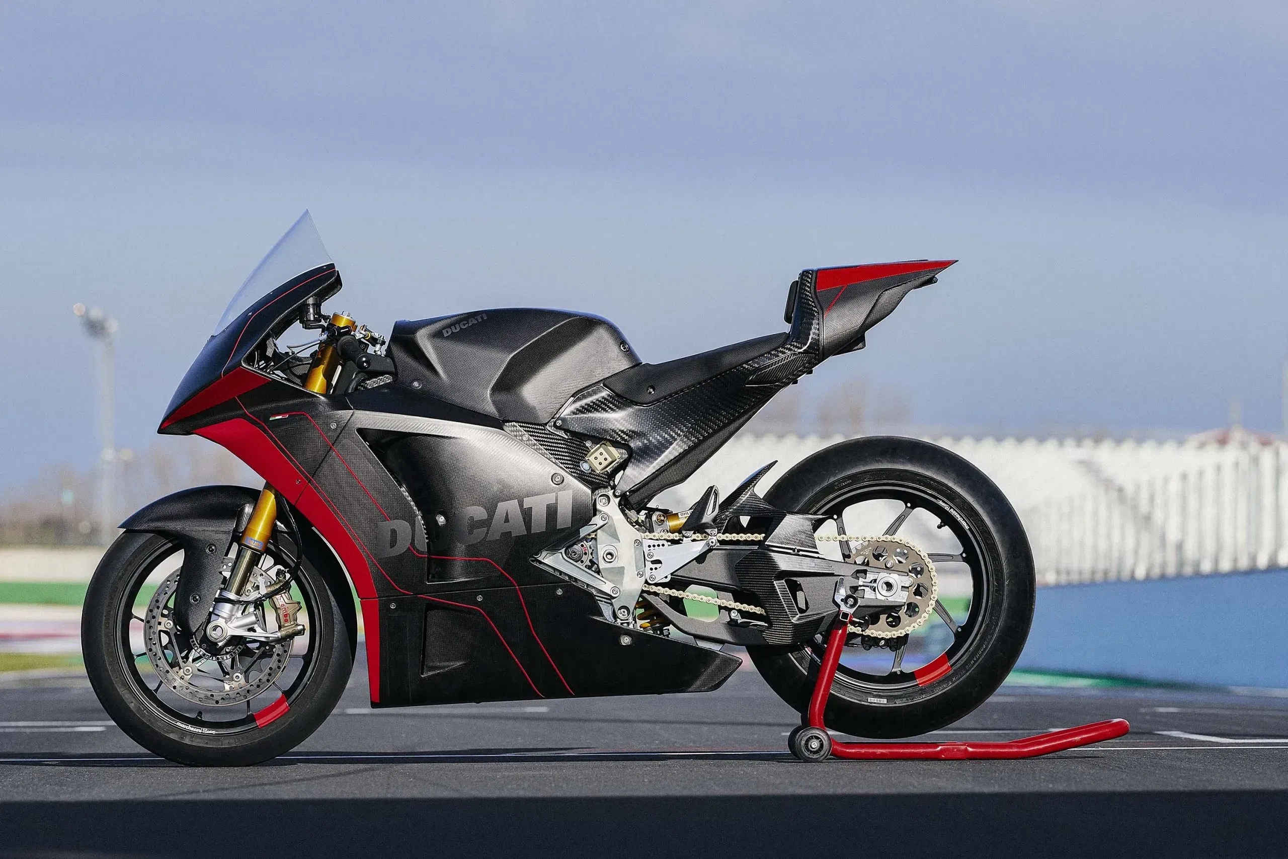 ducati-motoe-electric-race-bike-05-scaled